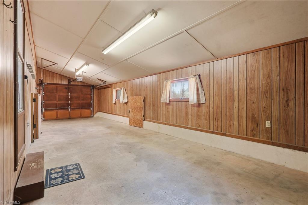 8015 E US Highway 64