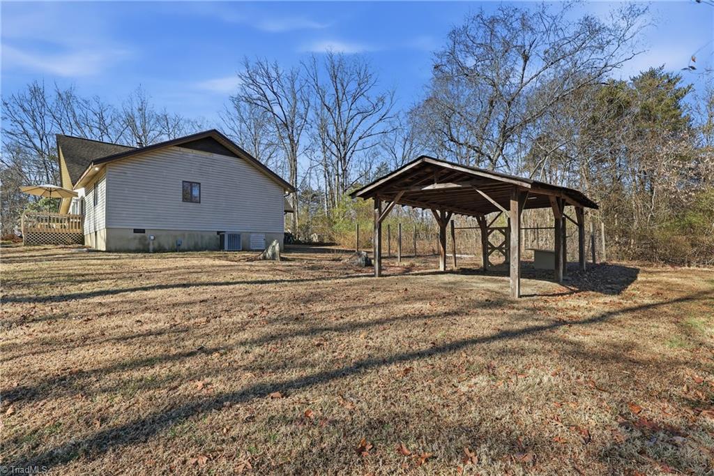 8015 E US Highway 64