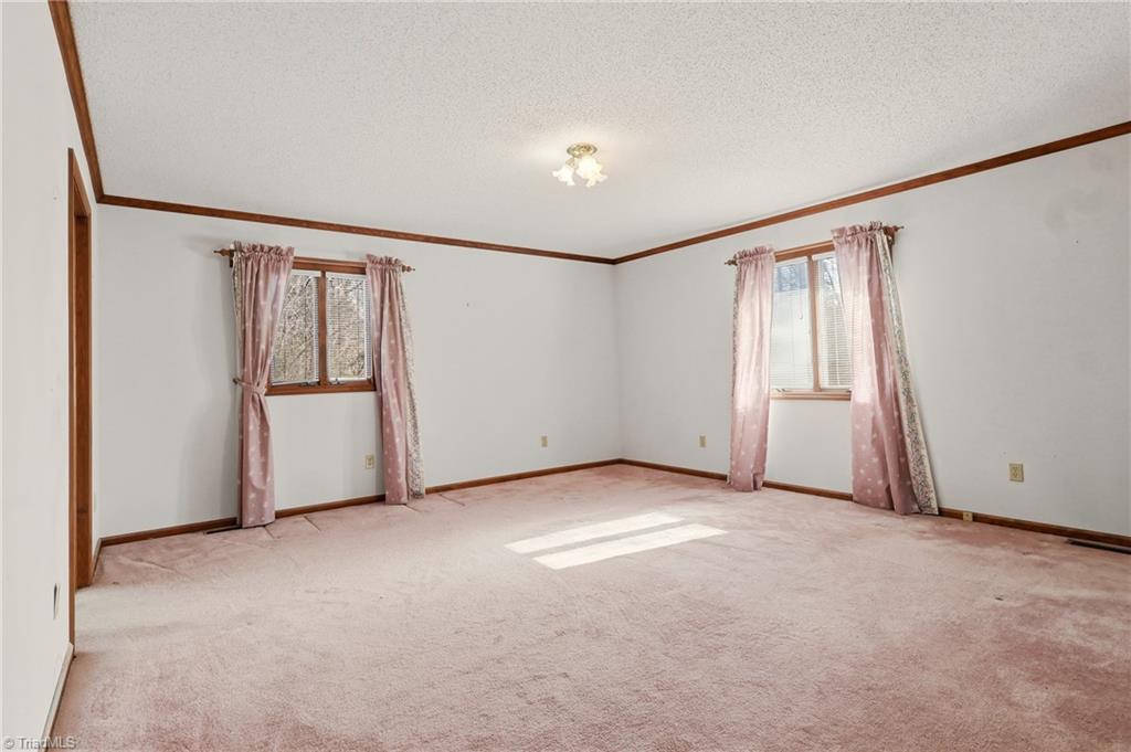 8015 E US Highway 64