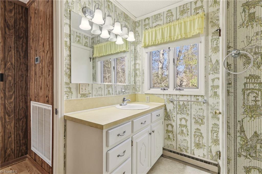 8015 E US Highway 64