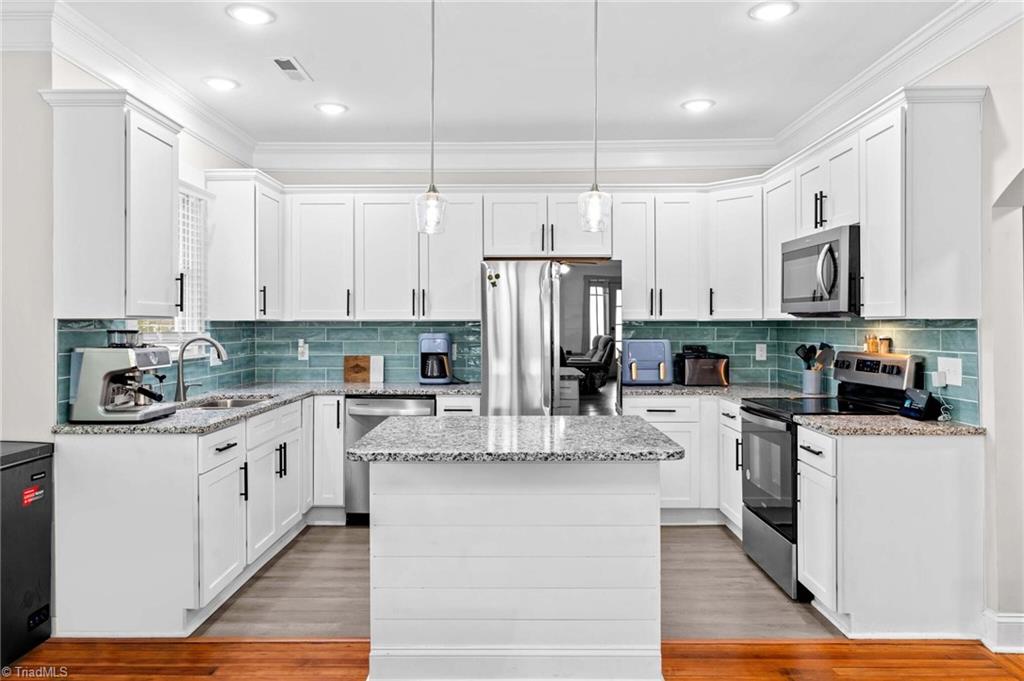 705 W 5th Avenue