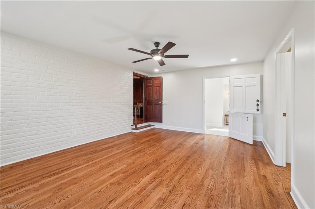 907 Sunset Drive