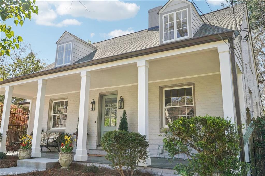 907 Sunset Drive