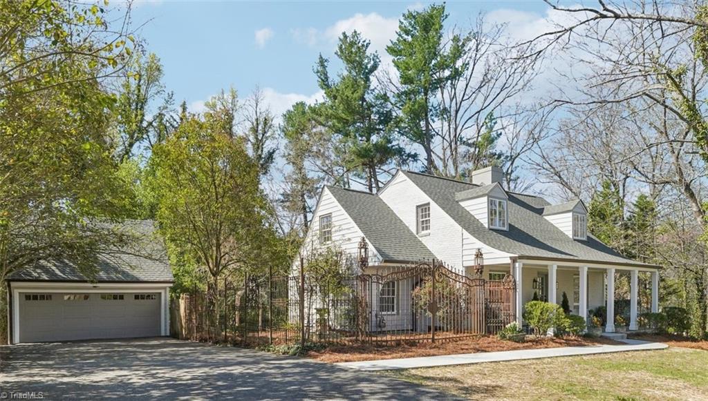 907 Sunset Drive