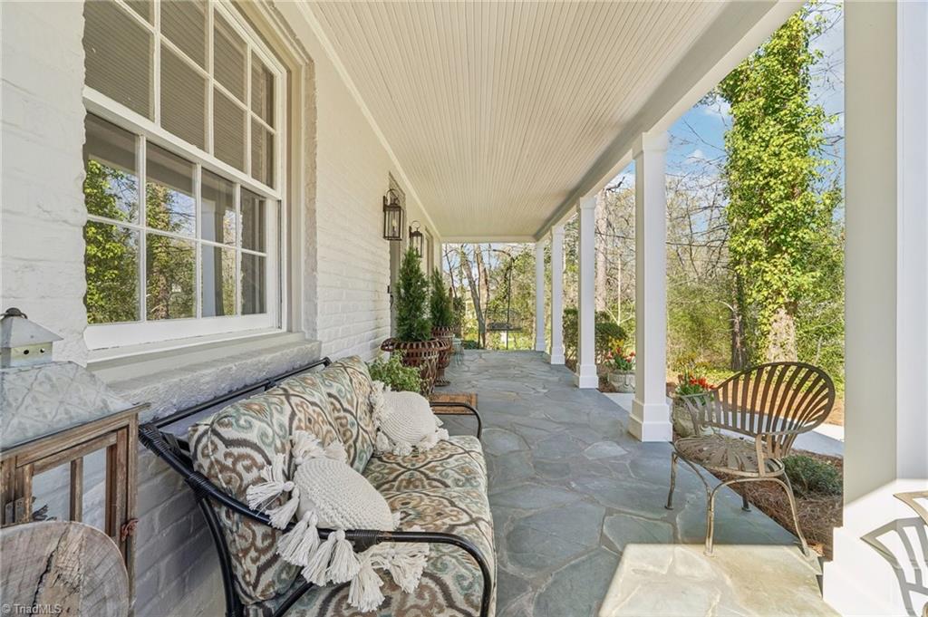 907 Sunset Drive