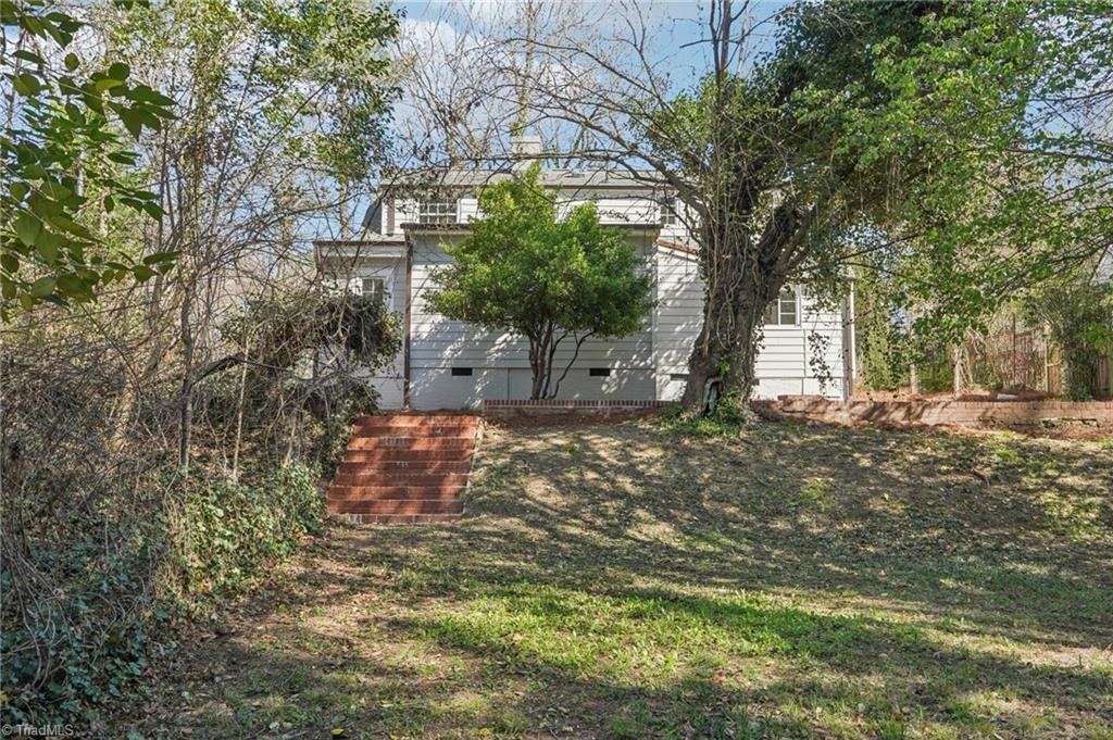 907 Sunset Drive