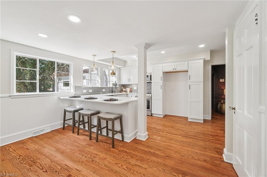 907 Sunset Drive