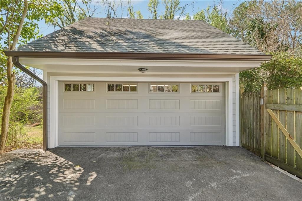 907 Sunset Drive