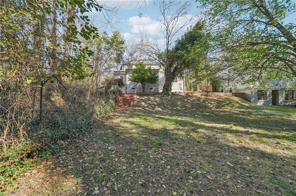 907 Sunset Drive