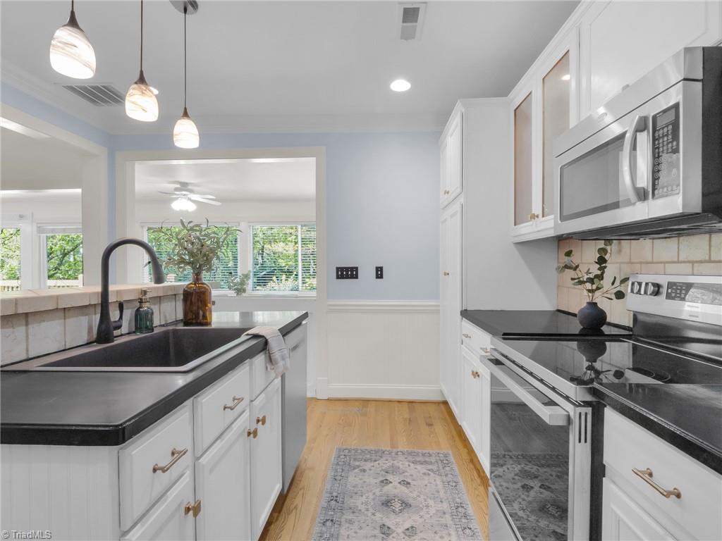 712 W Farriss Avenue