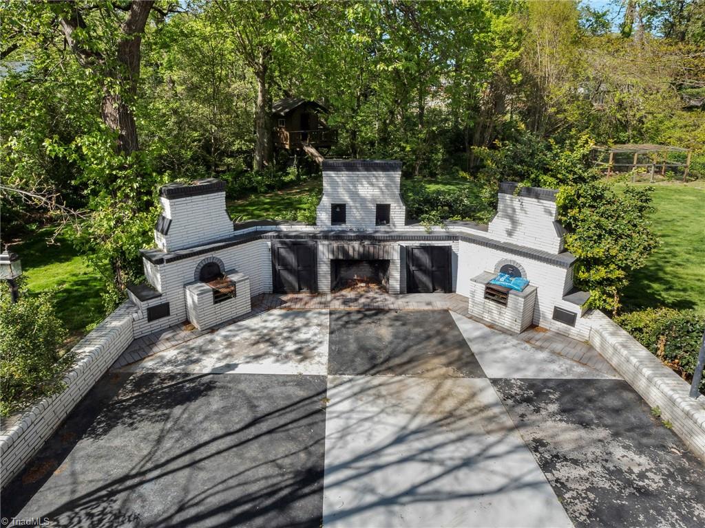 712 W Farriss Avenue