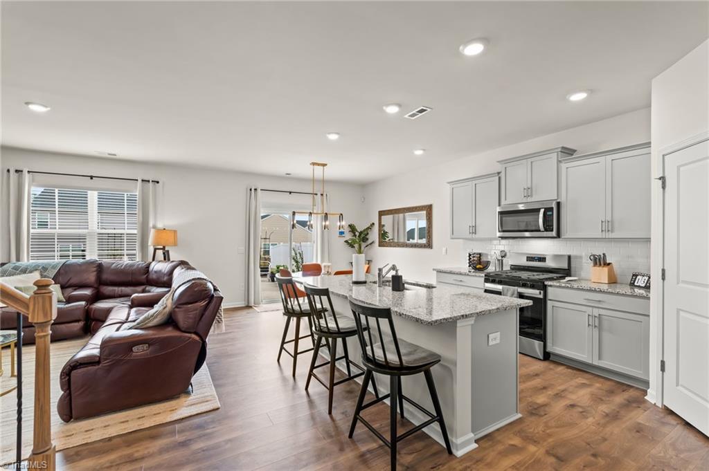 3216 Highlander Point