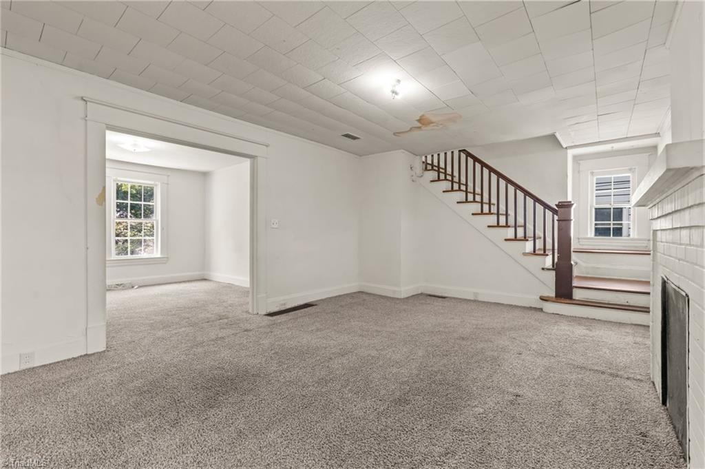 611 W Lexington Avenue