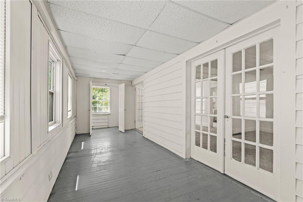 611 W Lexington Avenue