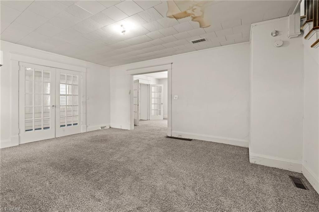 611 W Lexington Avenue