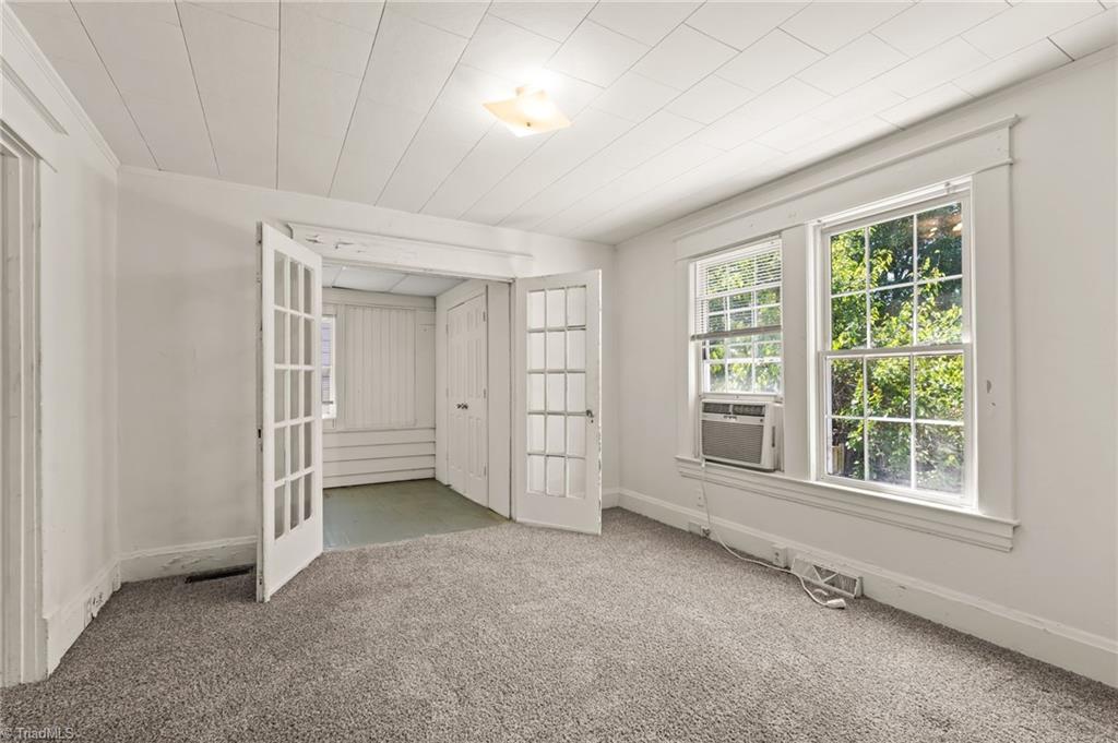 611 W Lexington Avenue