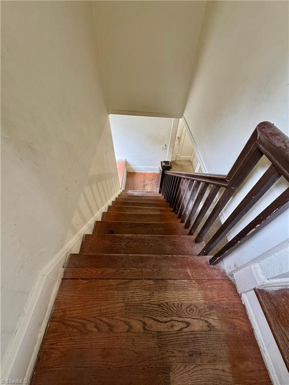 611 W Lexington Avenue