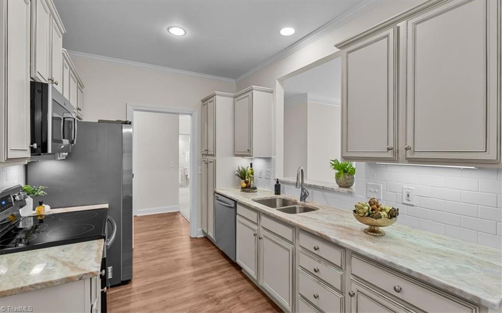 1055 Saint Michaels Lane