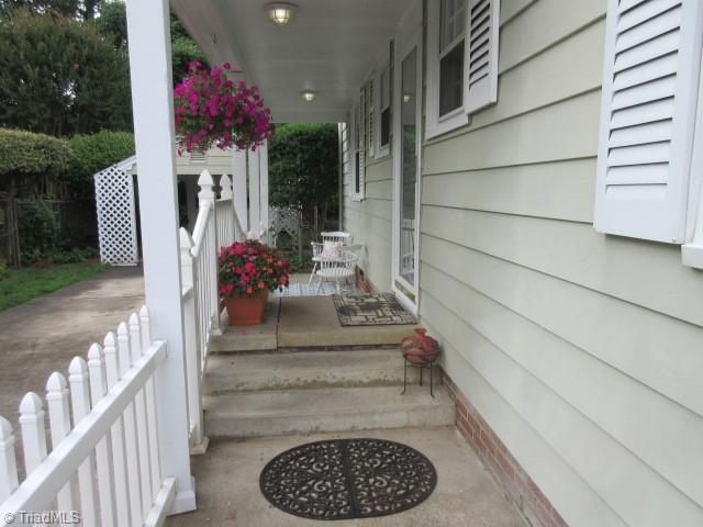 625 W Westwood Avenue