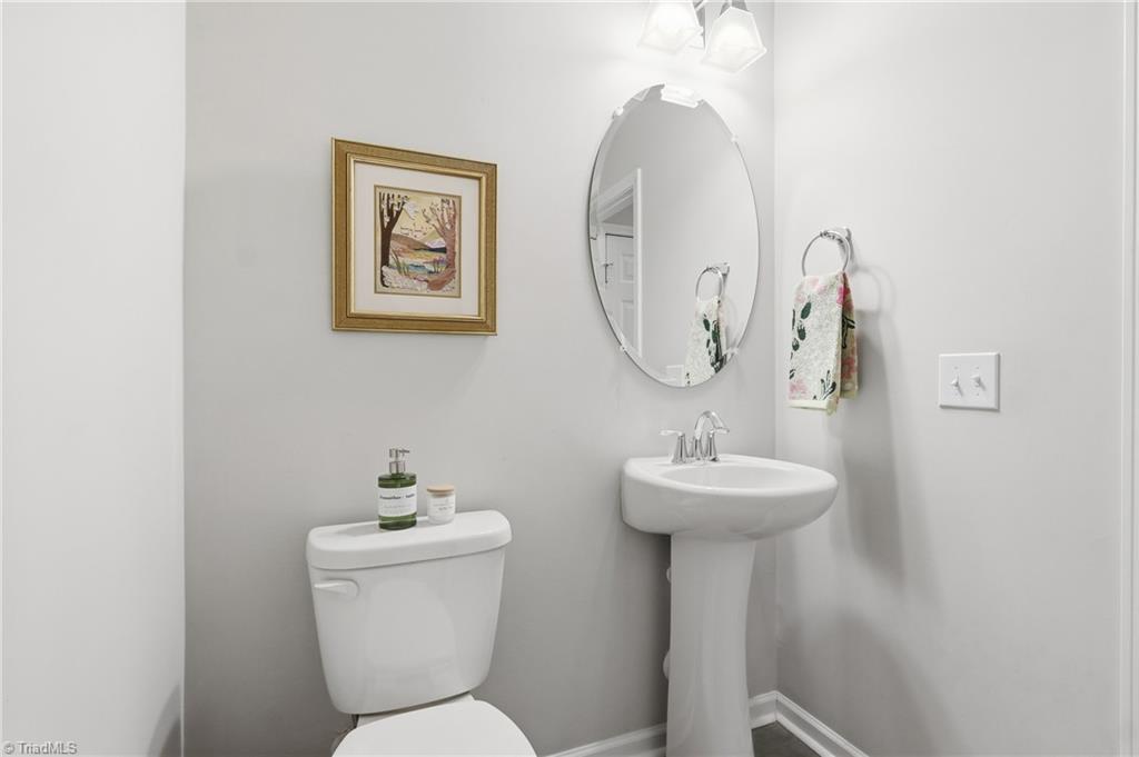 2404 Dukes Hollow Court