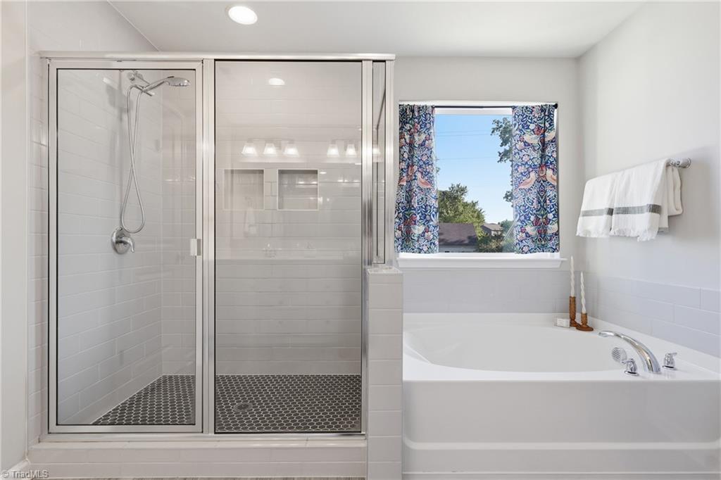 2404 Dukes Hollow Court