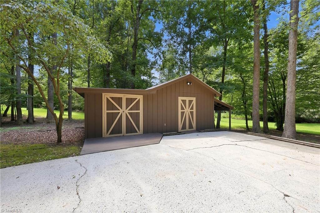 4401 Oakview Drive