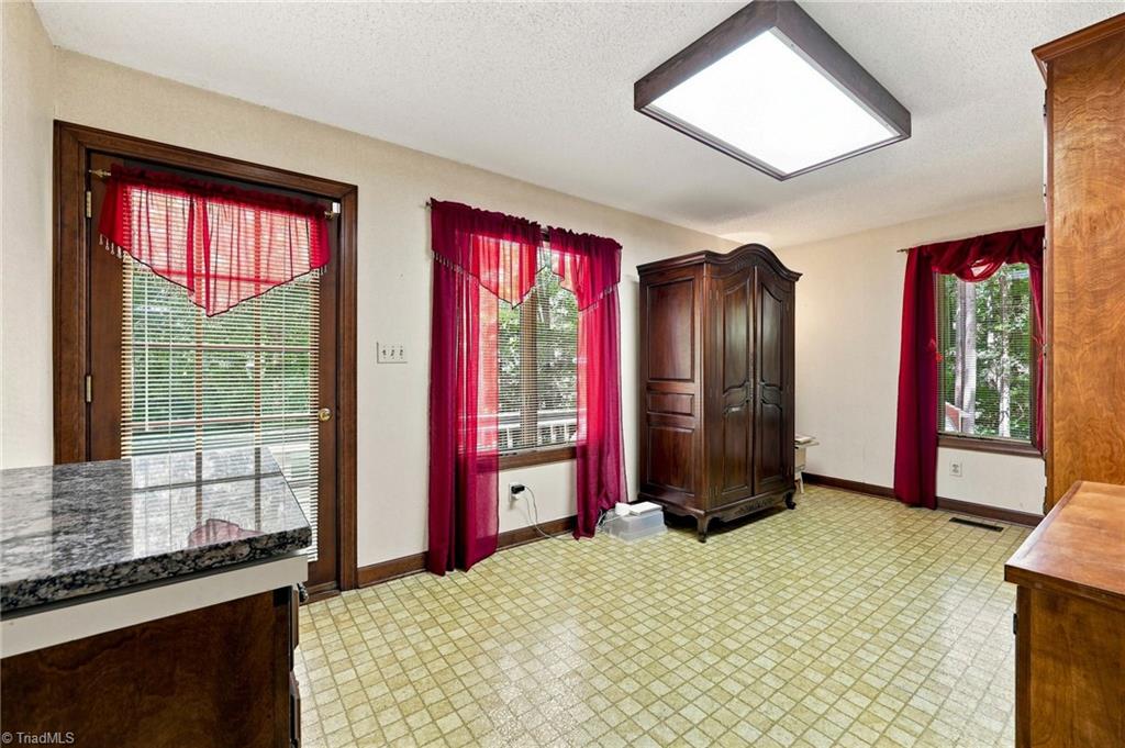 4401 Oakview Drive