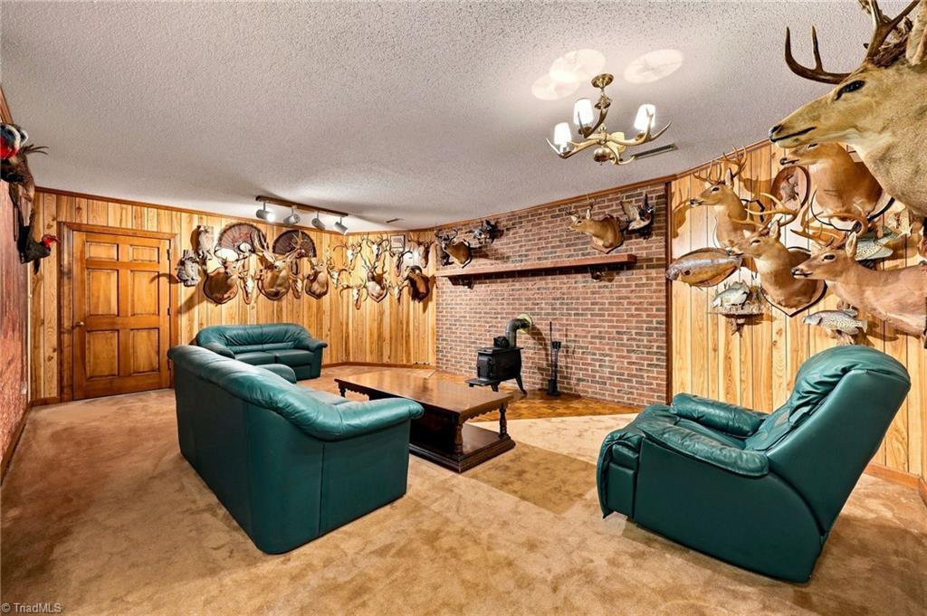 4401 Oakview Drive