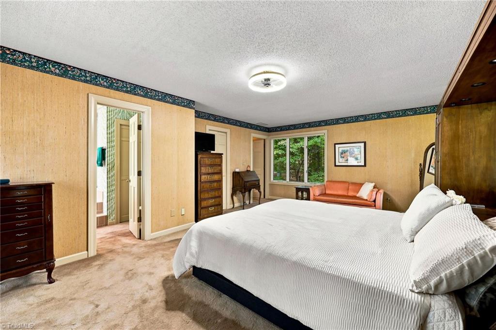 4401 Oakview Drive
