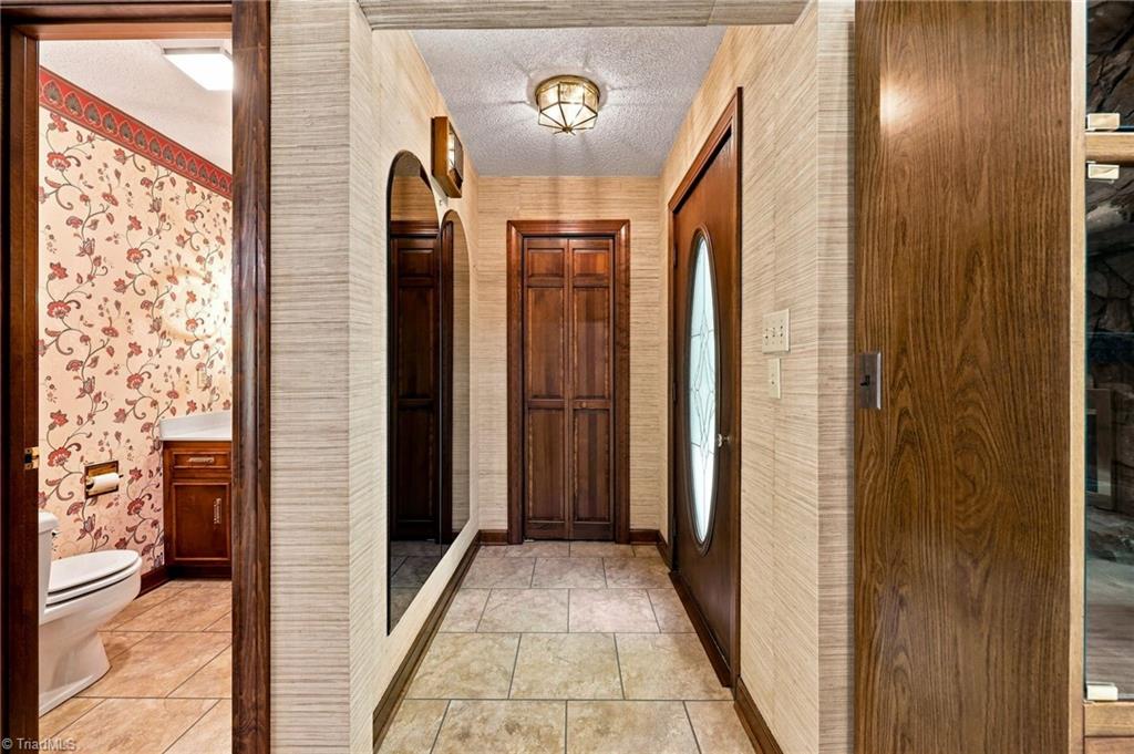 4401 Oakview Drive