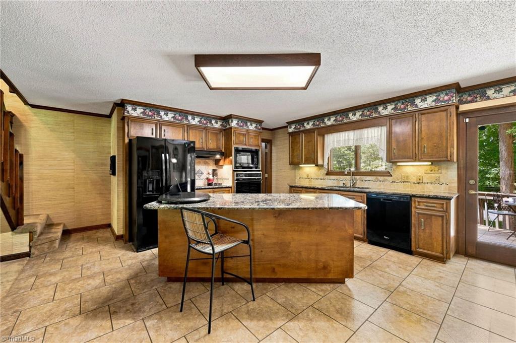 4401 Oakview Drive