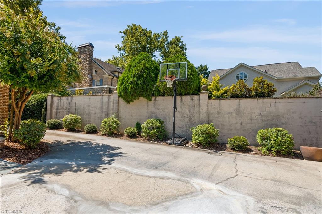 1110 Forest Hill Drive