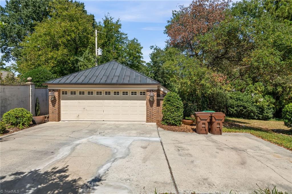 1110 Forest Hill Drive