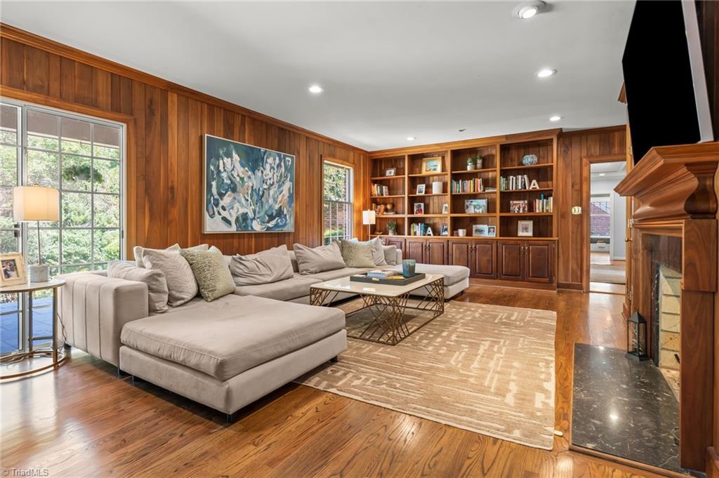 1110 Forest Hill Drive