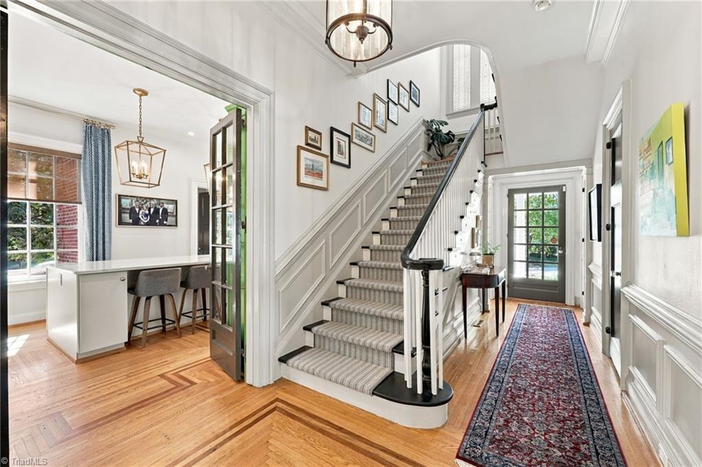 425 Hillcrest Drive