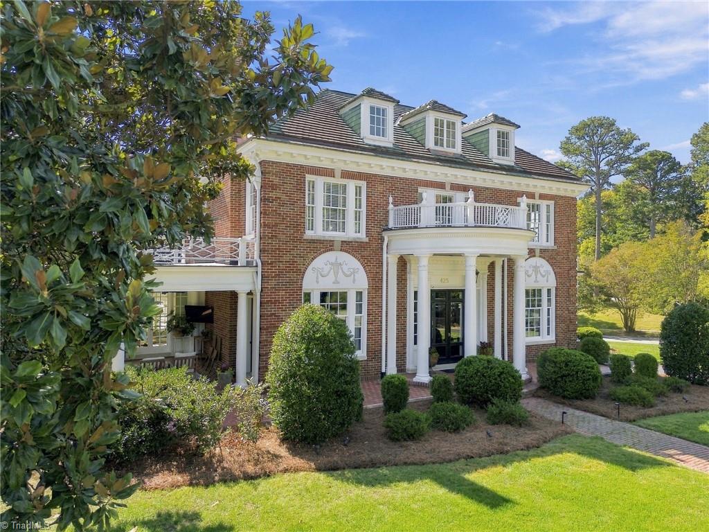 425 Hillcrest Drive