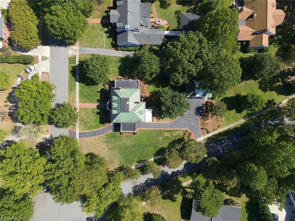 425 Hillcrest Drive