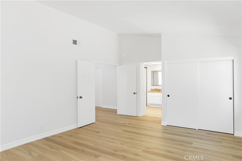 126 E Yale Loop