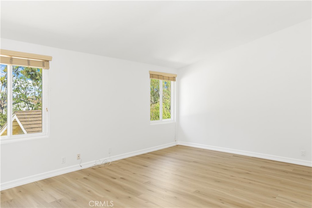 126 E Yale Loop