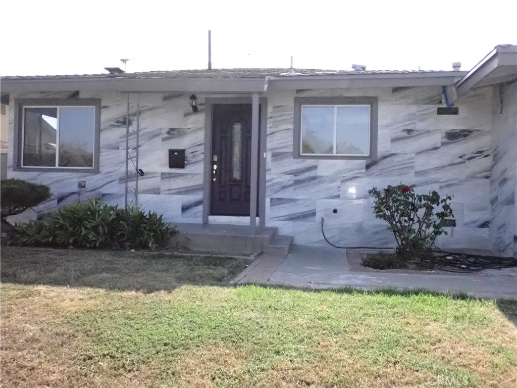 16561 Monroe Lane