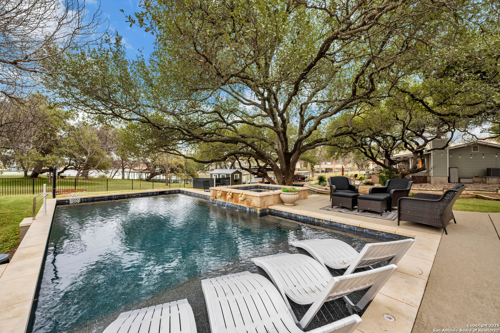 211 Elm Lodge Dr