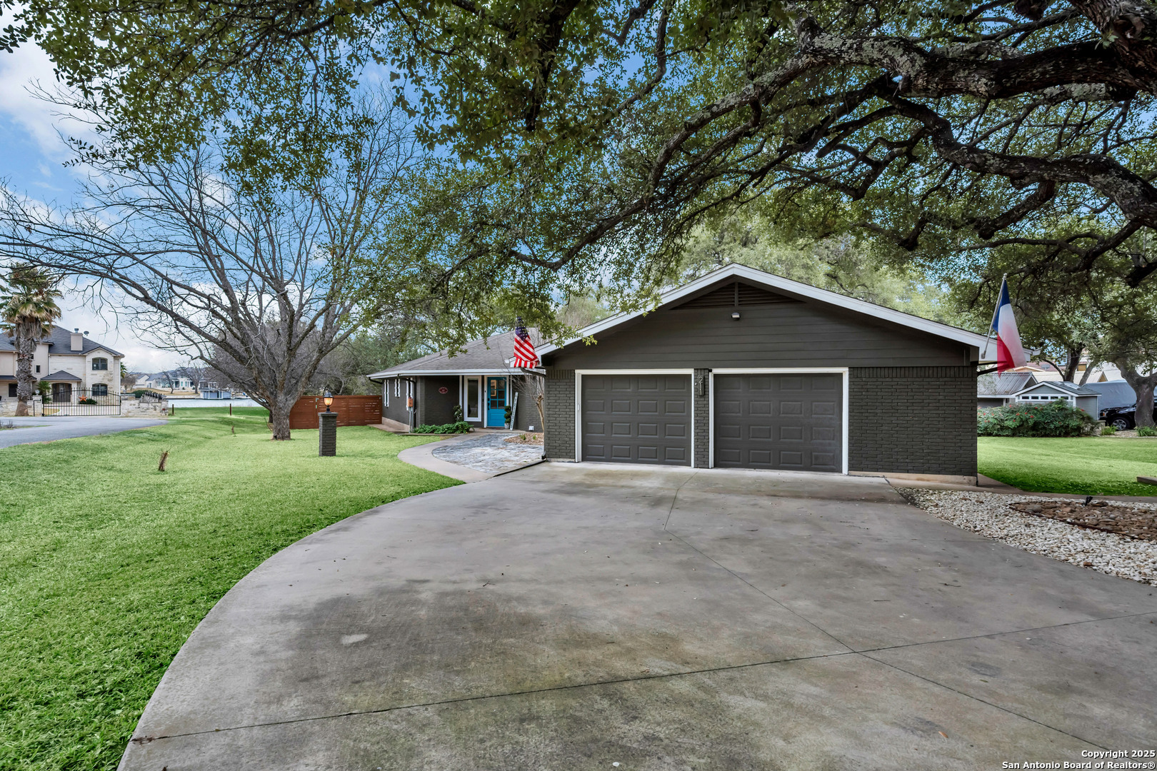 211 Elm Lodge Dr