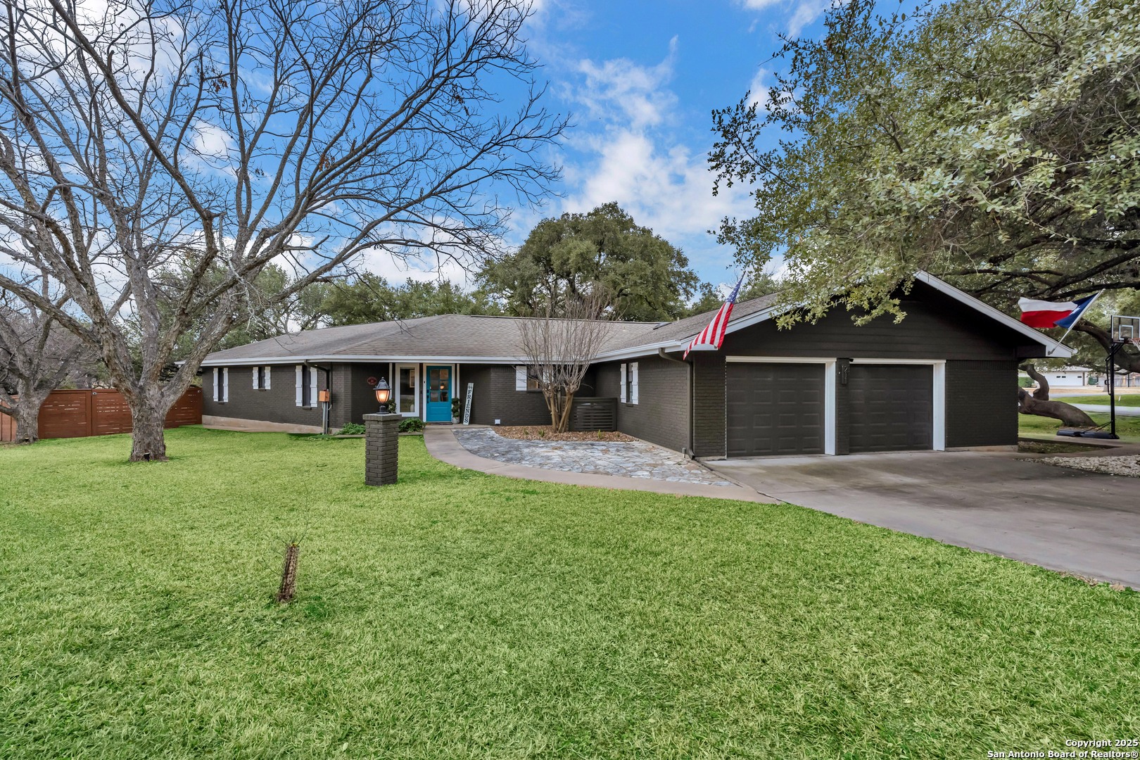 211 Elm Lodge Dr