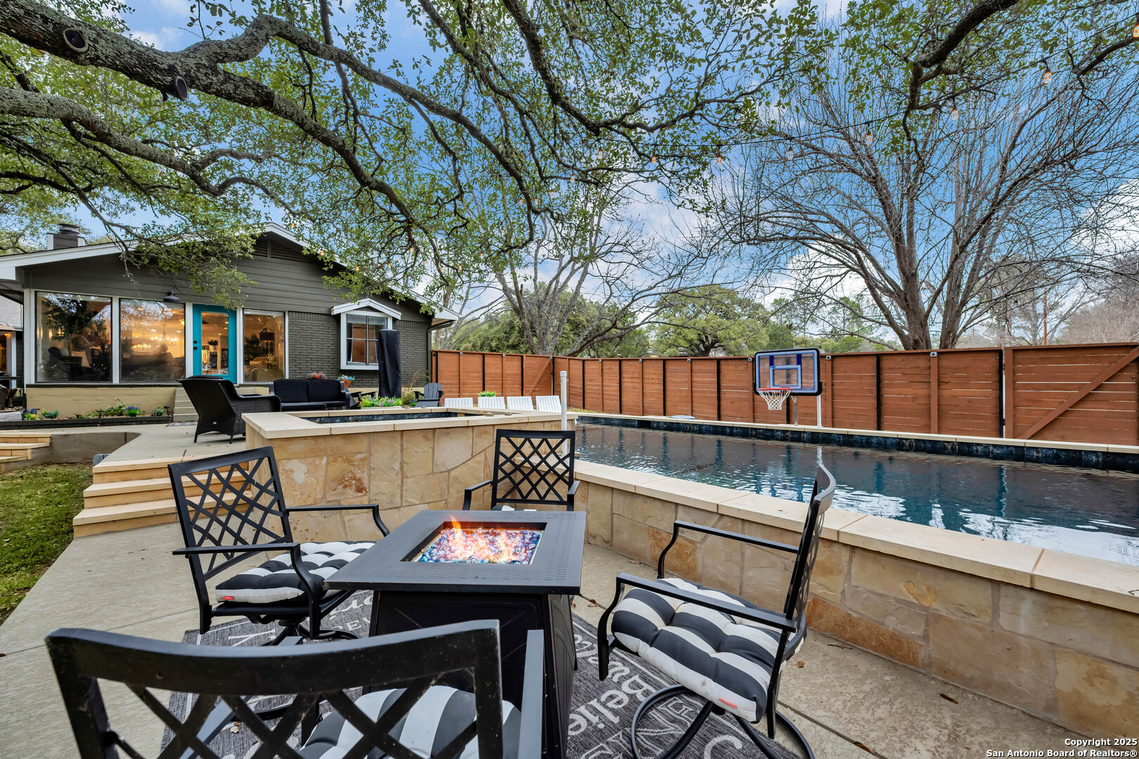 211 Elm Lodge Dr