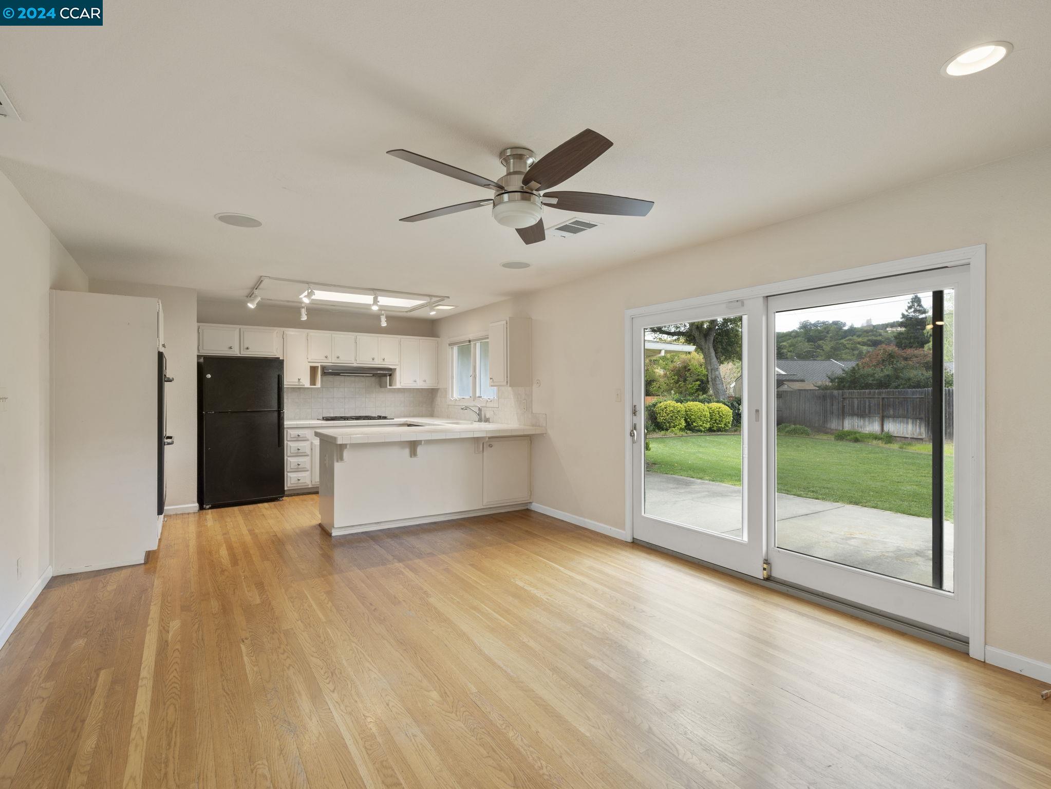 403 Calle Del Caballo St