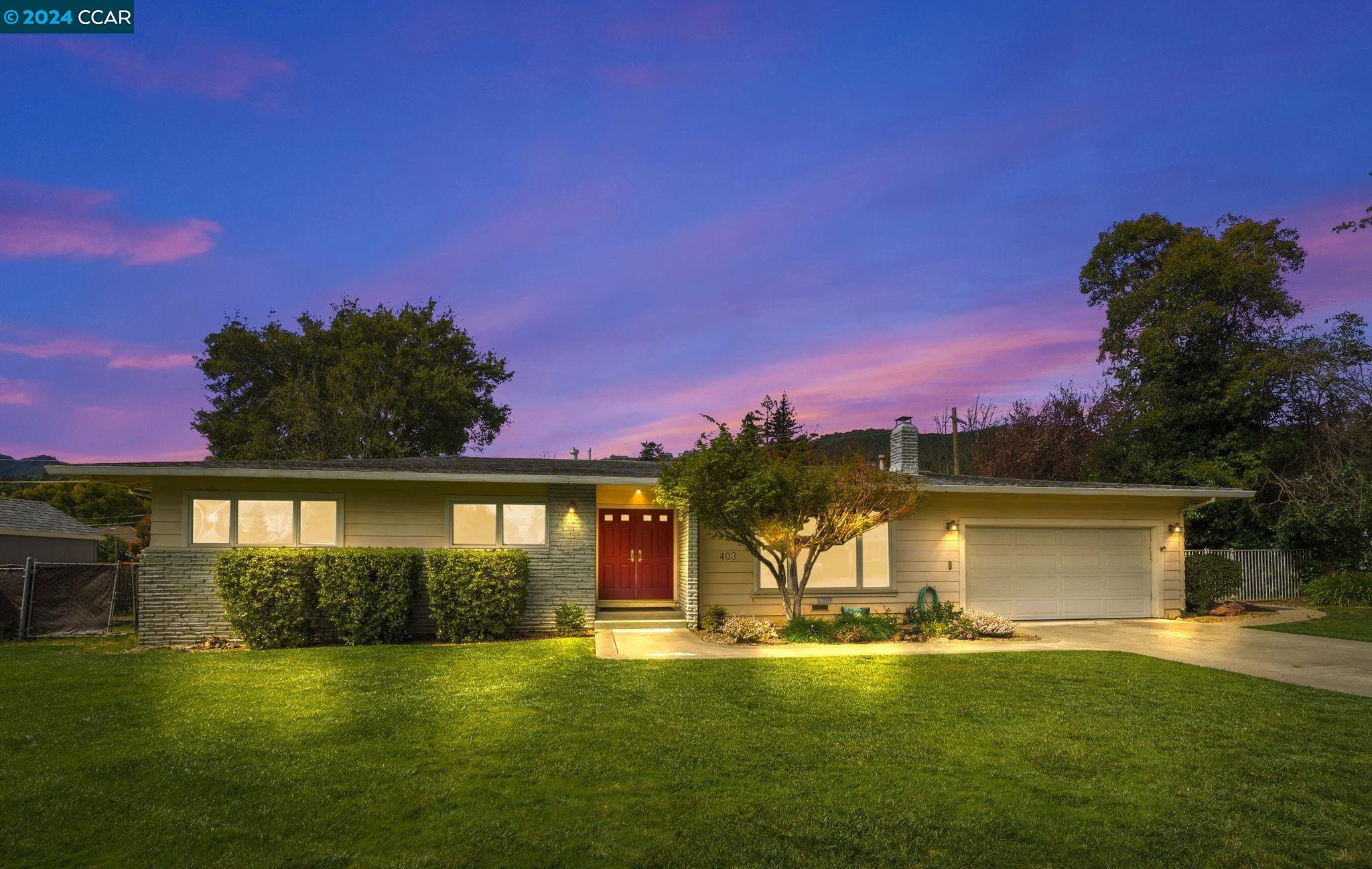 403 Calle Del Caballo St