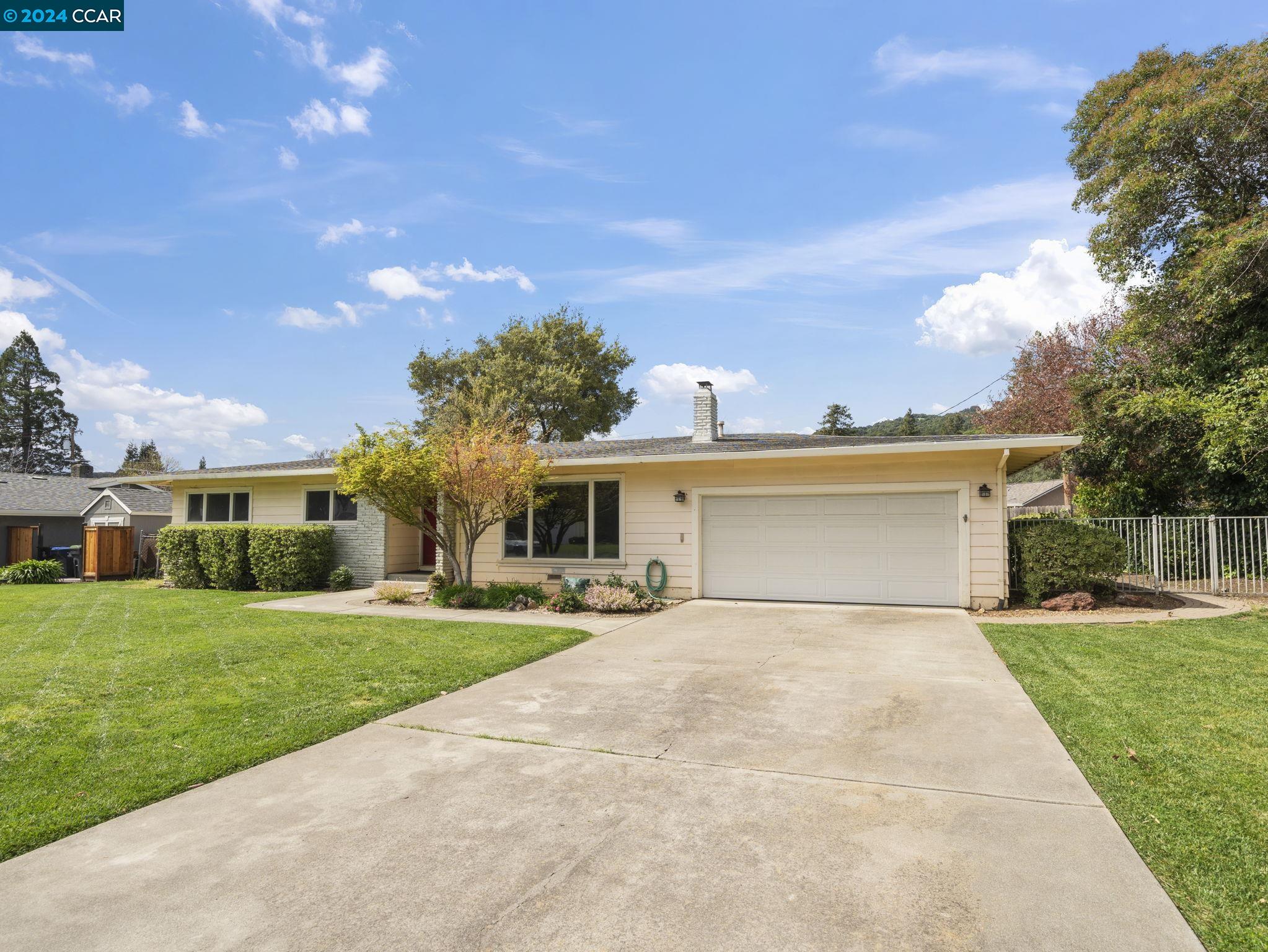 403 Calle Del Caballo St