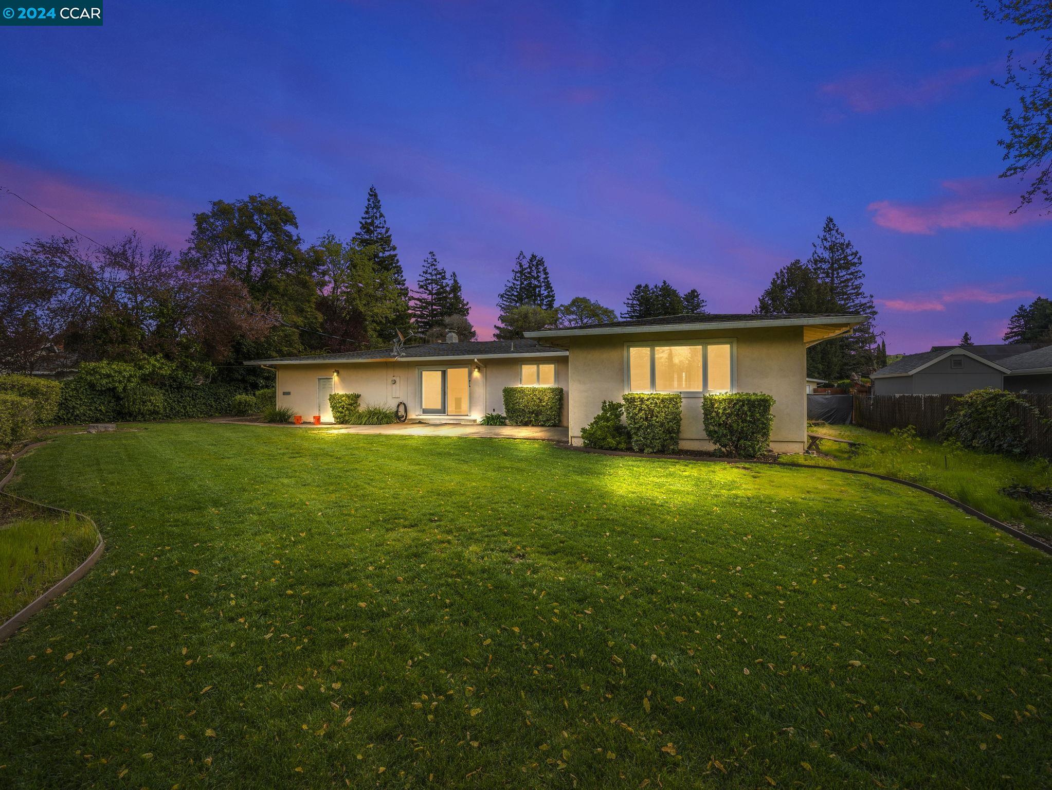403 Calle Del Caballo St