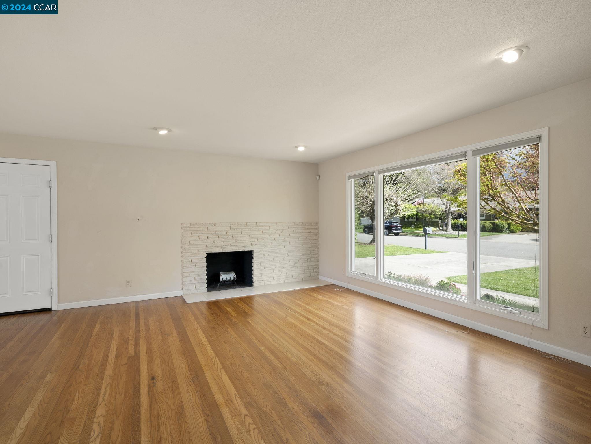 403 Calle Del Caballo St