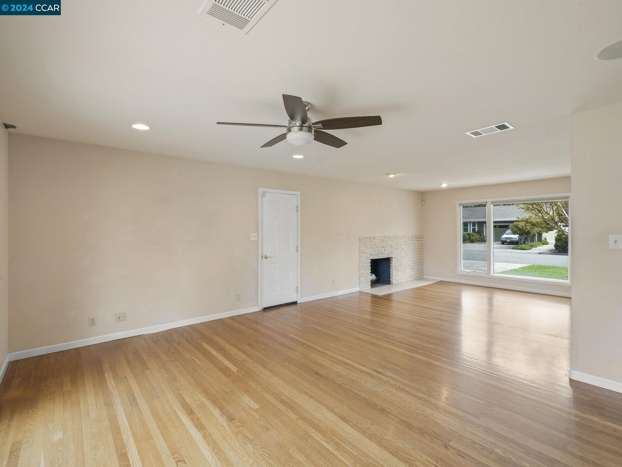 403 Calle Del Caballo St
